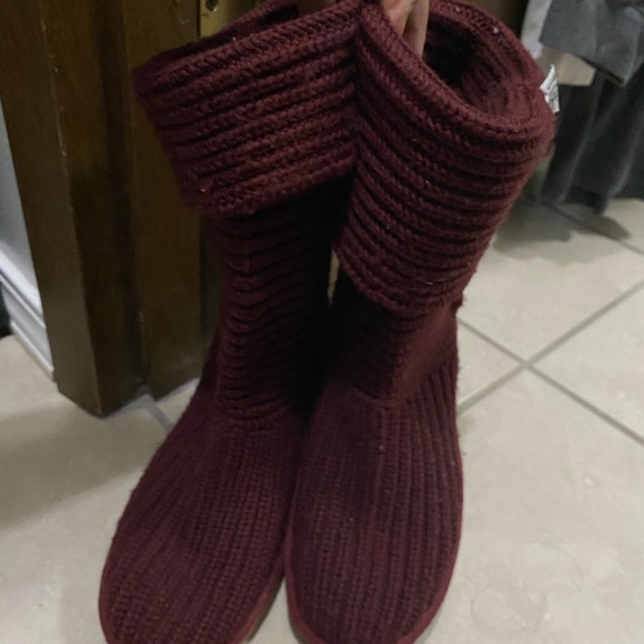 UGGS💕 - Picture 2 of 5